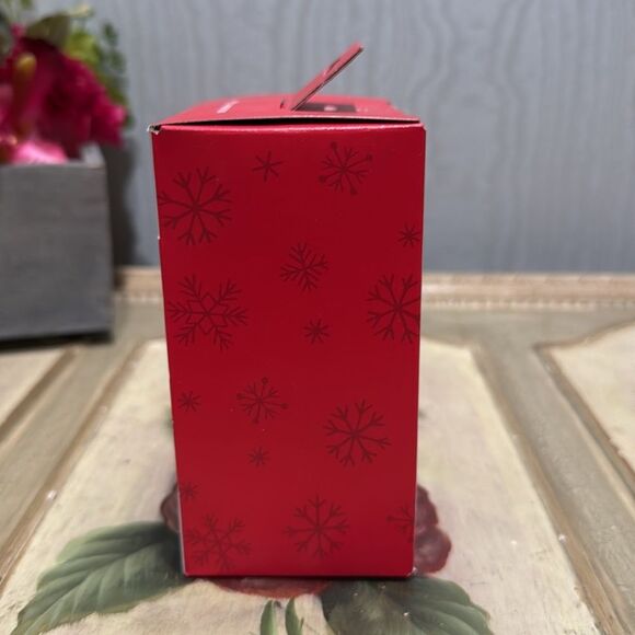 Hallmark Disney Hocus Pocus Winifred Sanderson Ornament Witch New in Box - Picture 6 of 12